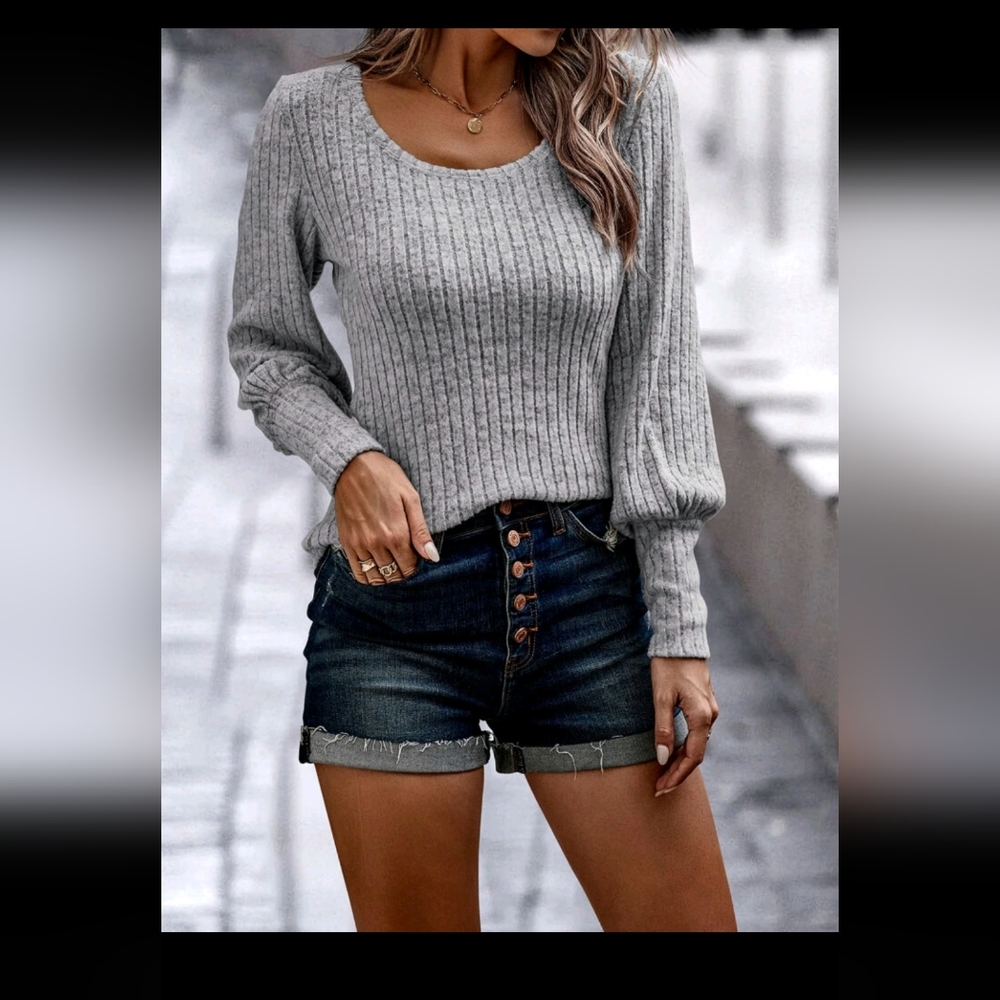 Scoop Neck Ribbed Knit Tee - Picture 5 of 6